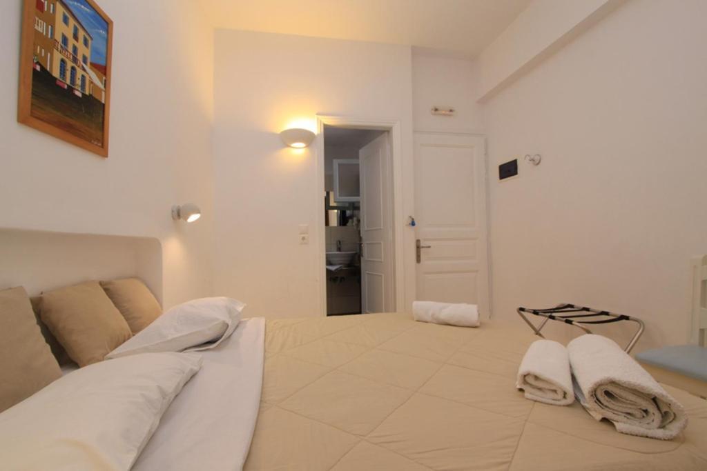 Sea Side Beach Hotel คามารี ภายนอก รูปภาพ