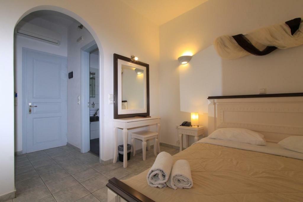 Sea Side Beach Hotel คามารี ภายนอก รูปภาพ